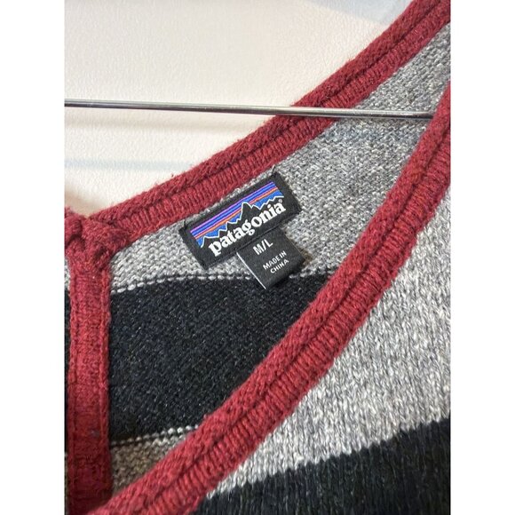 Patagonia Loislee Black Gray Red Striped Poncho Sweater Size M/L Pockets - Picture 2 of 8